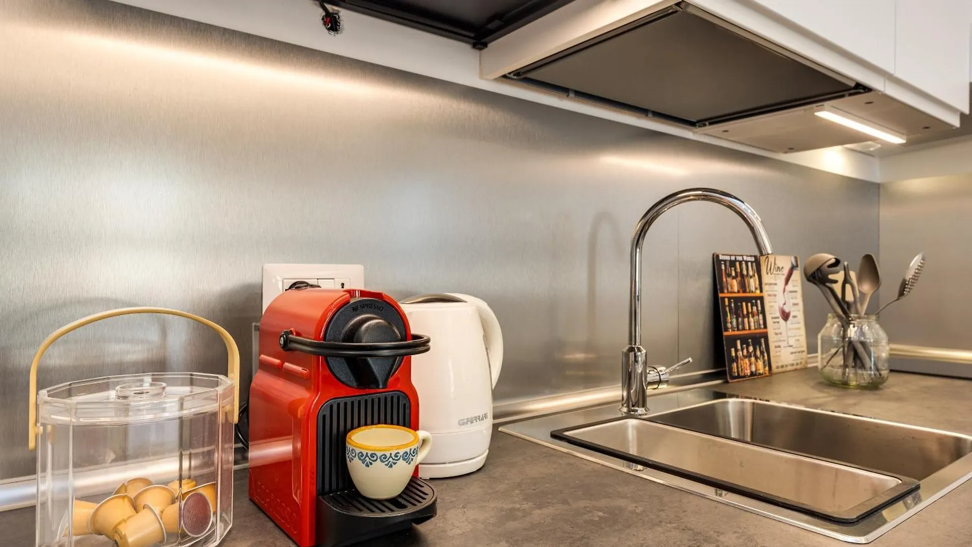 Vatican 10 Min Modern Apartment Ac, Wi-Fi, Netflix Rome
