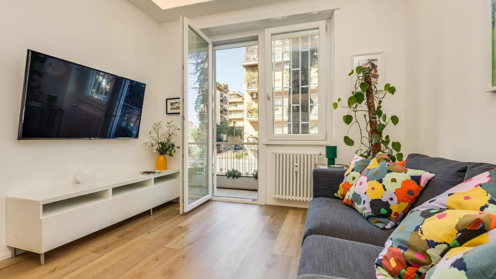 Vatican 10 Min Modern Apartment Ac, Wi-Fi, Netflix Rome 0*,  Italy